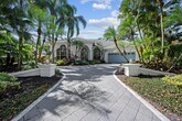 Foto principal - 126 North River Dr W