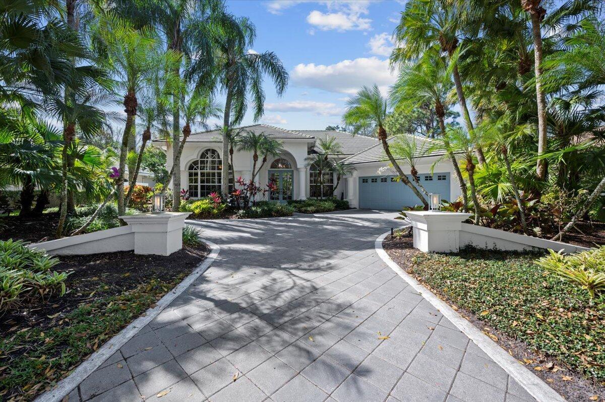 Foto principal - 126 North River Dr W