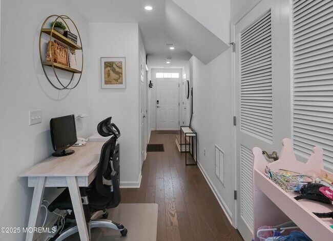 Building Photo - 309 Spirit Wy