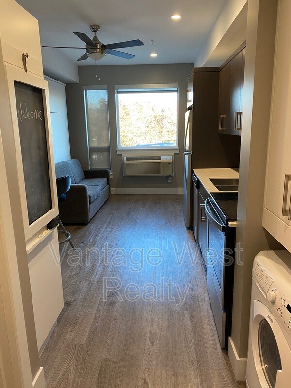 Photo du bâtiment - 925-925 Leon Ave