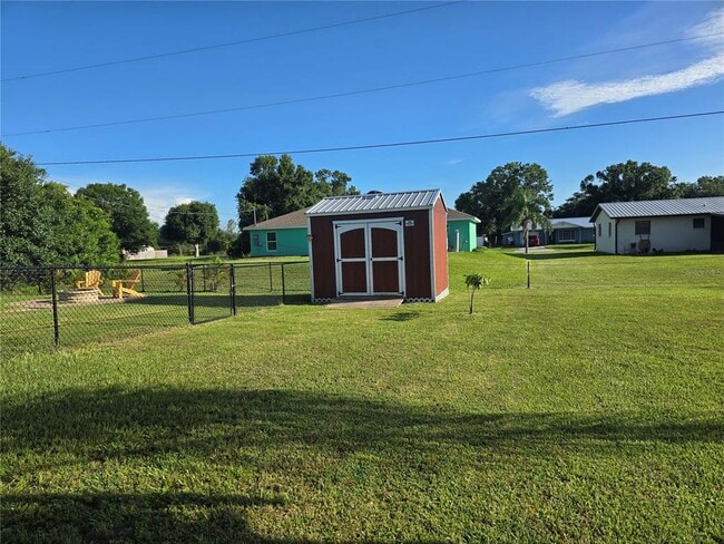 Building Photo - 7182 SW Bird Rd