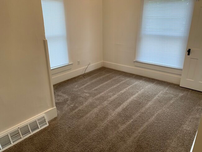 Foto del edificio - 412 E Jefferson St