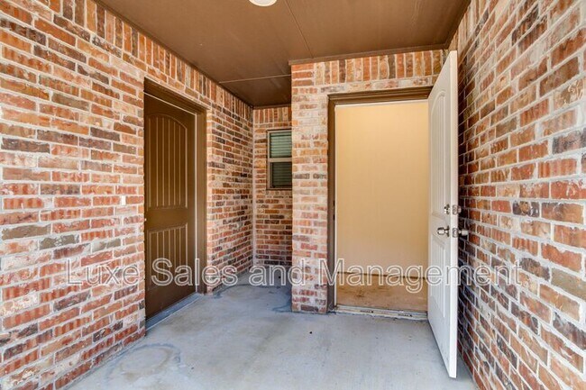 Foto del edificio - 437 Chalk Hill Ct