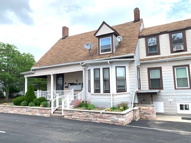 Building Photo - 37 Holbrook Ave