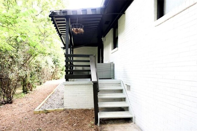 Foto del edificio - 1275 Calhoun Ave