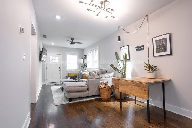 Photo - 1016 Coleman St SW House