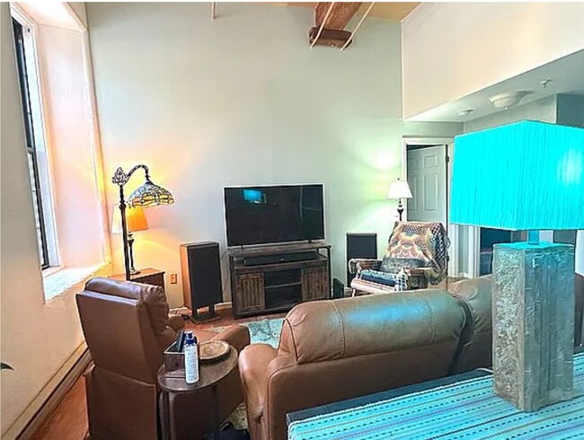 Foto del edificio - 15 Higgins St