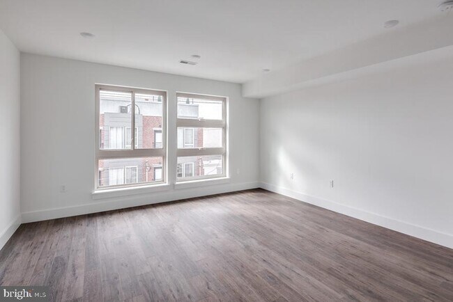 Building Photo - 1155 S 15th St