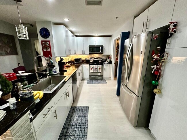 Foto del edificio - 4720 Mimosa Pl