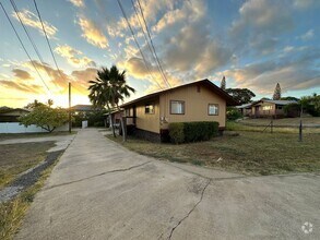 Building Photo - 390 Auhana Rd