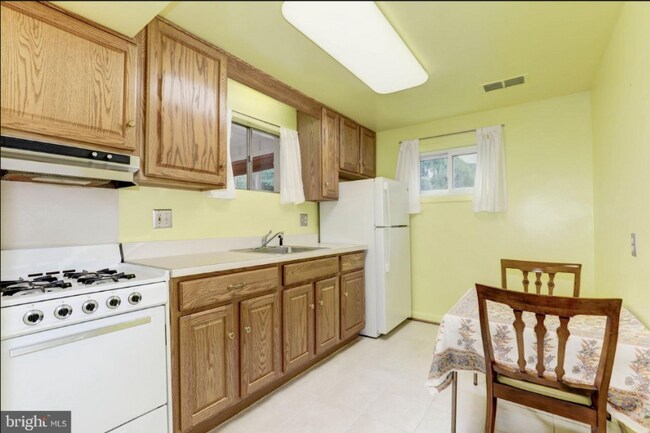 Foto del edificio - 6222 Rockhurst Rd