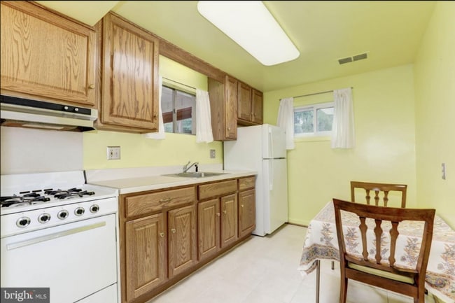 Photo - 6222 Rockhurst Rd House