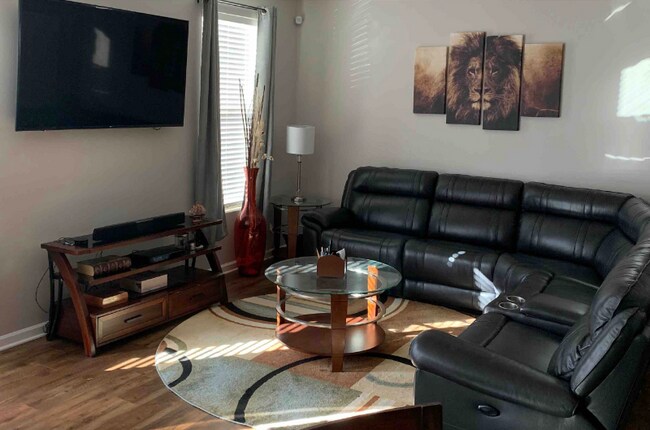 Foto del edificio - 10626 Elm Bend Dr