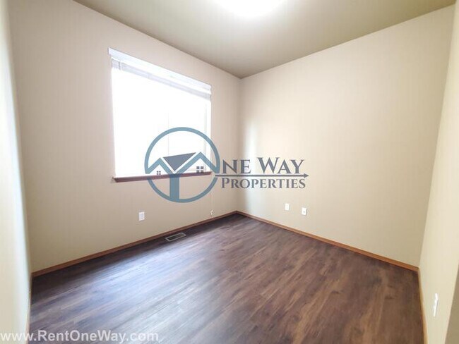 Foto del edificio - Amazing 3 Bed + 2 bonus rooms in Puyallup!