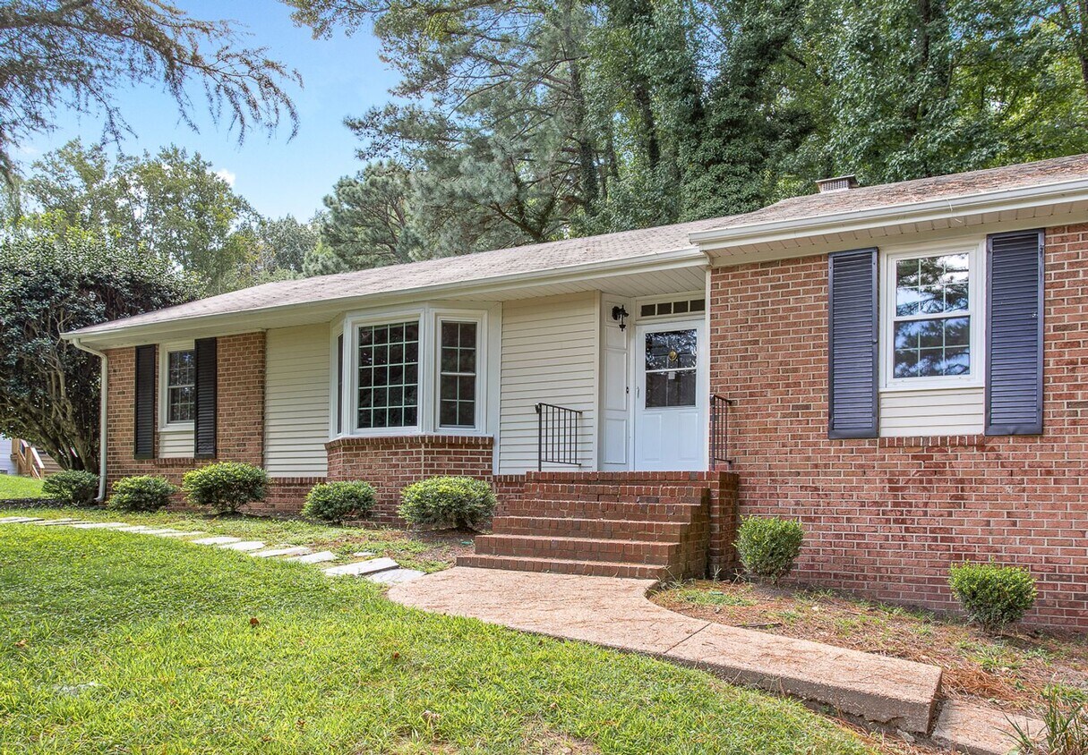 Primary Photo - Beautiful 4 Bed/2 Bath Single Family Home ...