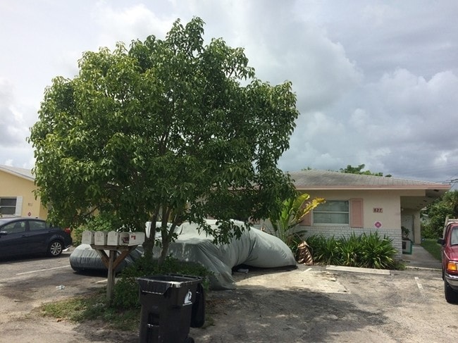 Foto del edificio - 827 NW 1st Ave