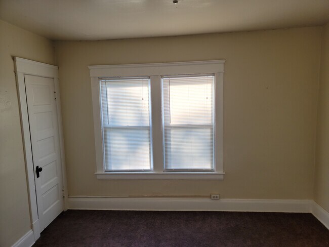 Building Photo - 9715 Parkgate Ave