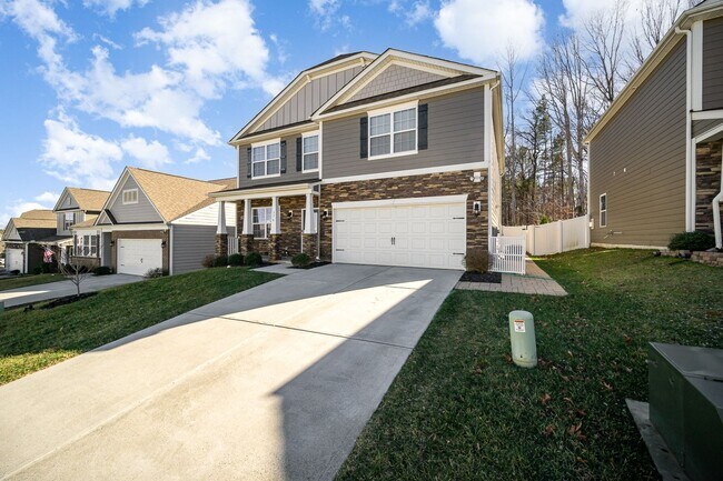 Foto del edificio - SFH in Atwater landing lake access community
