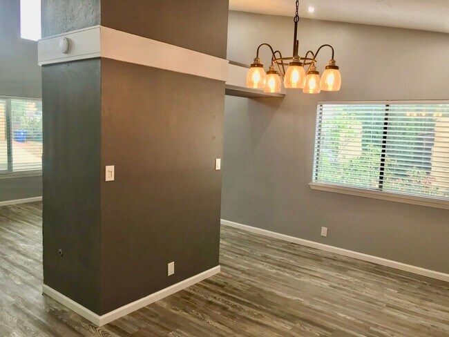 Building Photo - Complete Remodel In Highly Desirable NE He...