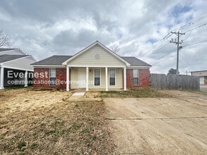 Building Photo - 3400 Laurelwood Dr