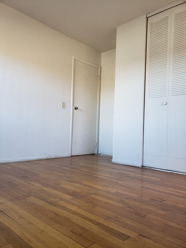 Bedroom - 272 Tyler St