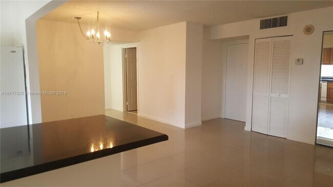 Building Photo - 2 bedroom in Sunny Isles Beach FL 33160
