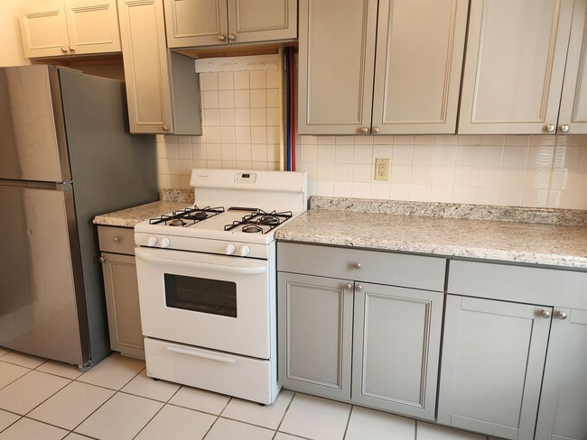 Building Photo - Dusty Bones