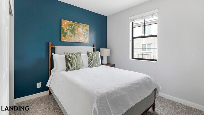 Foto del edificio - 9242 W Russell Rd