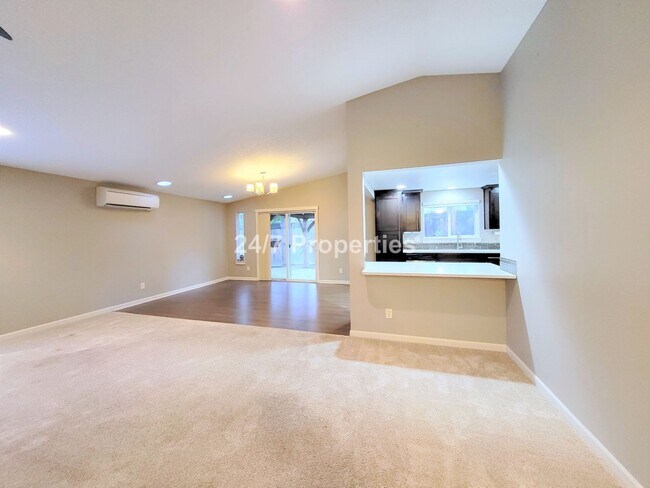 Foto del edificio - Single Level 3 BD | 2 BA w/ Backyard + Cov...