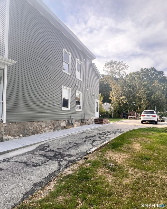 Building Photo - 5 Pinehurst Ave