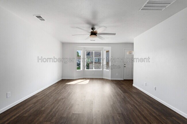 Foto del edificio - 14412 E Heroy Ln