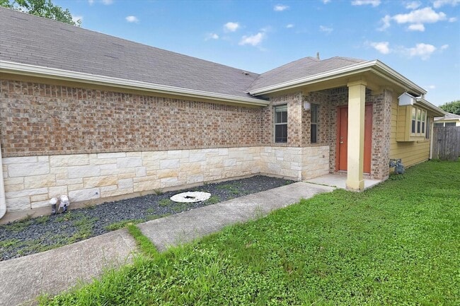Building Photo - 15111 Parrish Ln