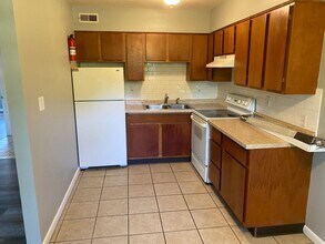 Building Photo - 4621-4655 Acorn Dr