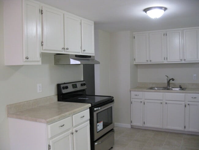 Building Photo - Lovely 3 BR single family home in Hampton