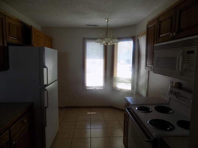 Building Photo - 4220 Timberline Ct