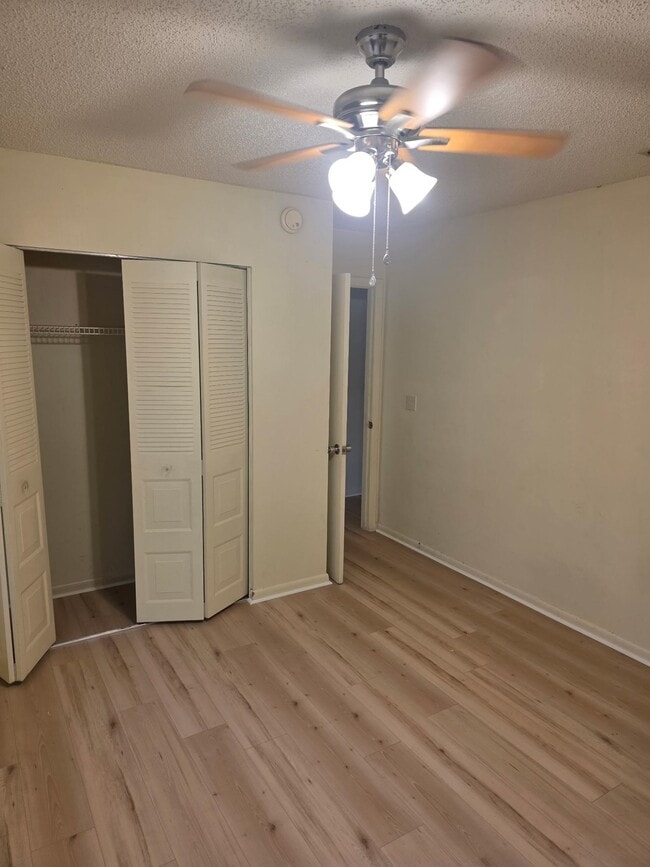 Building Photo - 481 Emerald Rd