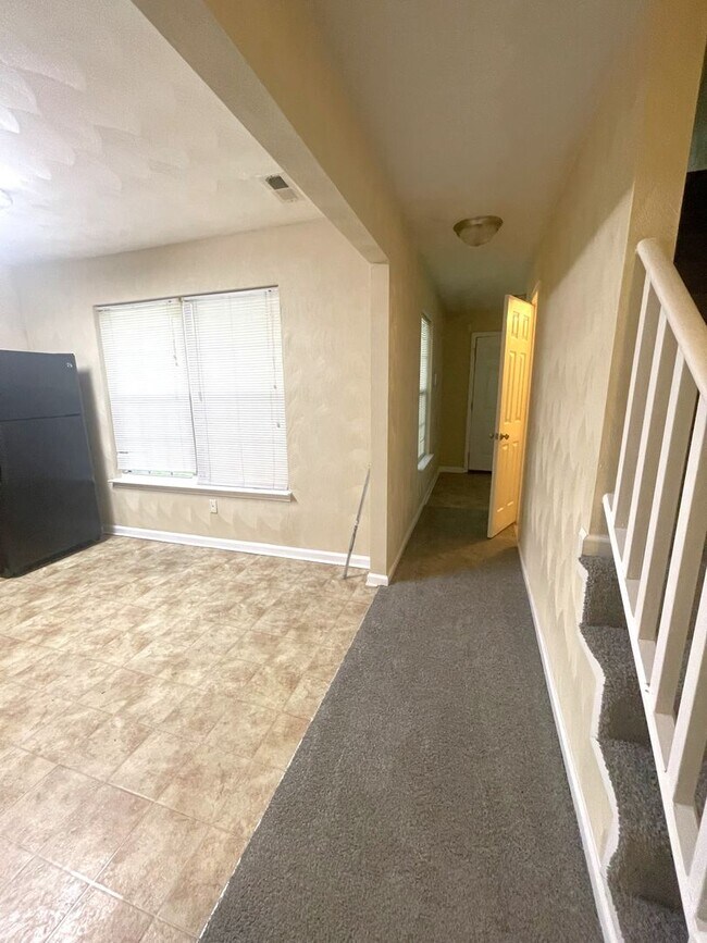 Foto del edificio - GORGEOUS SINGLE FAMILY 3BR/2.5BA PARK PLAC...