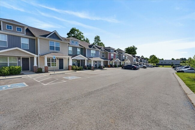 Building Photo - The Stowe Court Dog Friendly Condo for rent!