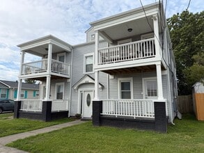 Building Photo - 151 A View Ave