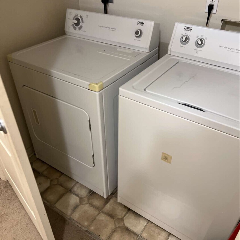 Foto del edificio - 425 Hawthorne Blvd