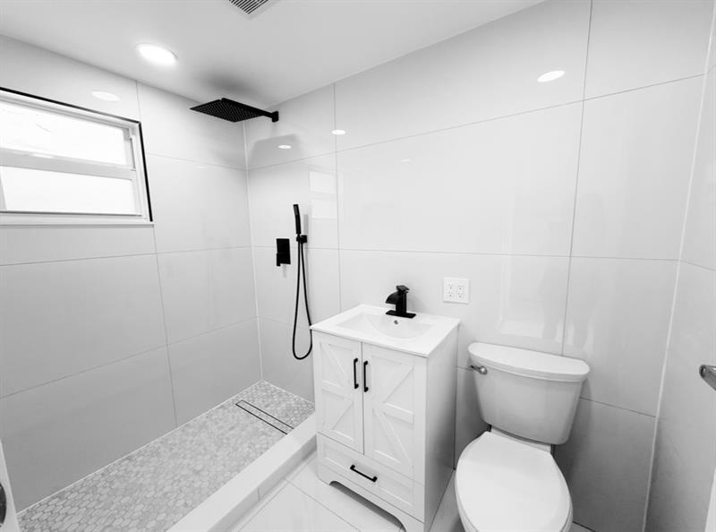 Foto principal - 320 Sunshine Dr
