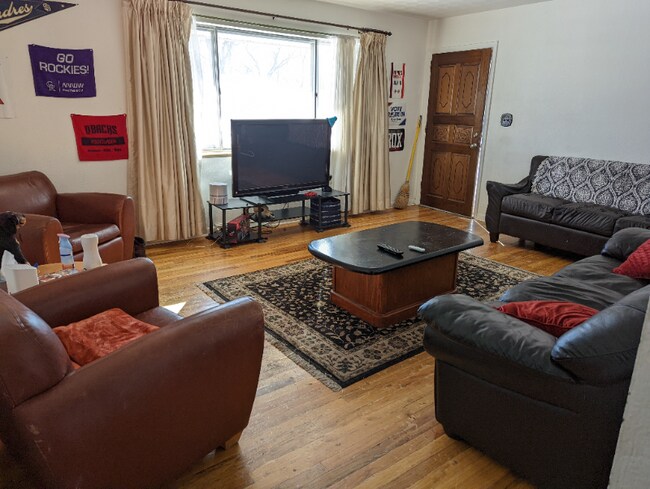 Foto del edificio - 516 Deines Ct