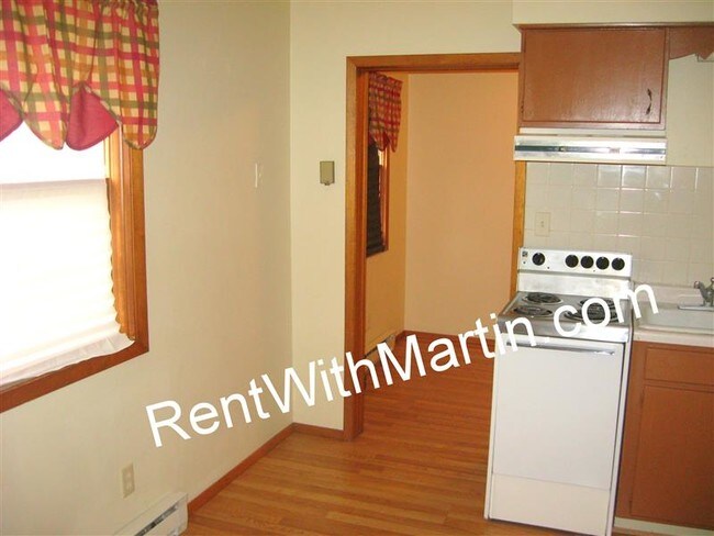 Building Photo - 810 Bishop Ave