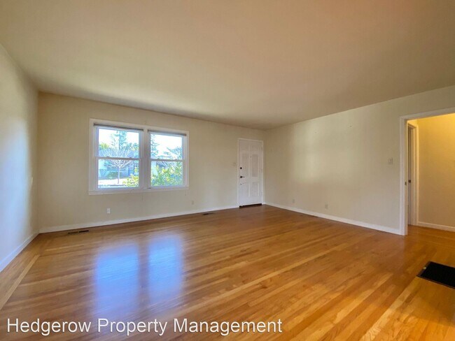Foto del edificio - 2 br, 1 bath House - 41 Hoffman Avenue