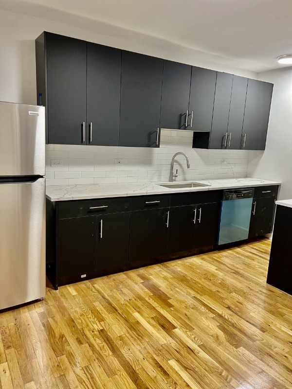 Foto del edificio - 5033 N Harding Ave