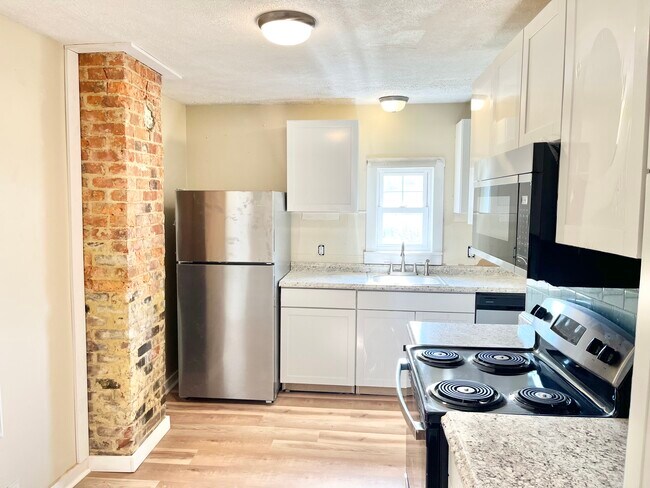 Building Photo - 803 N Jefferson St