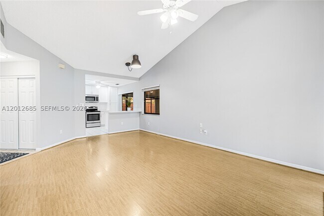 Foto del edificio - 11301 SW 4th St