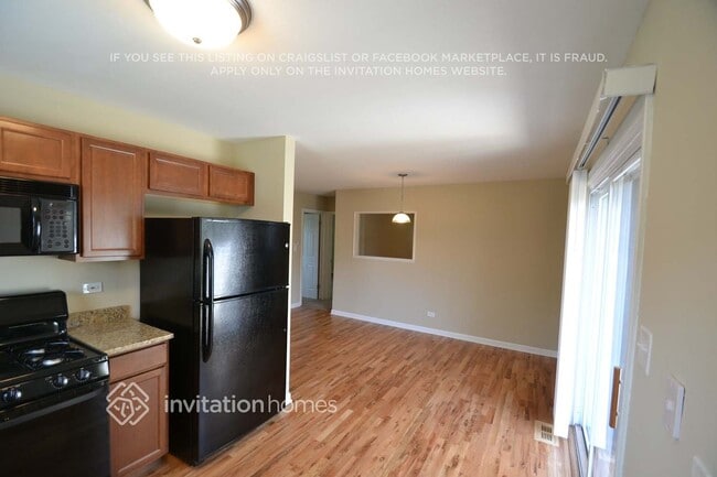 Foto del edificio - 2401 Birch Ln