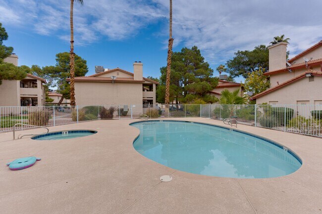 Building Photo - 725 Rock Springs Dr