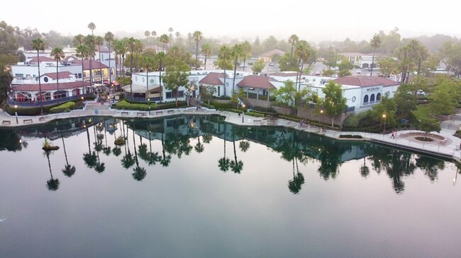 Building Photo - 133 Montana Del Lago Dr